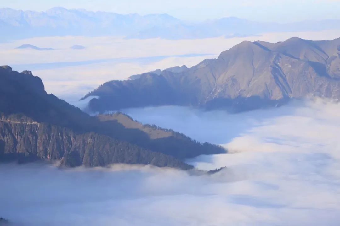 1月19日牛背山2日自驾：日照金山，云海，星轨，朝圣贡嘎